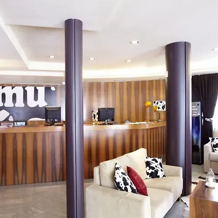 Mu La Cortinada