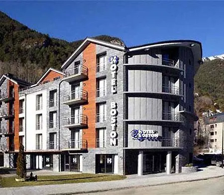 Mu 4* La Cortinada