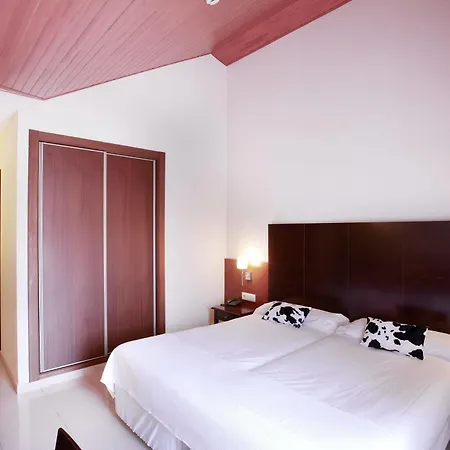 Mu 4* La Cortinada